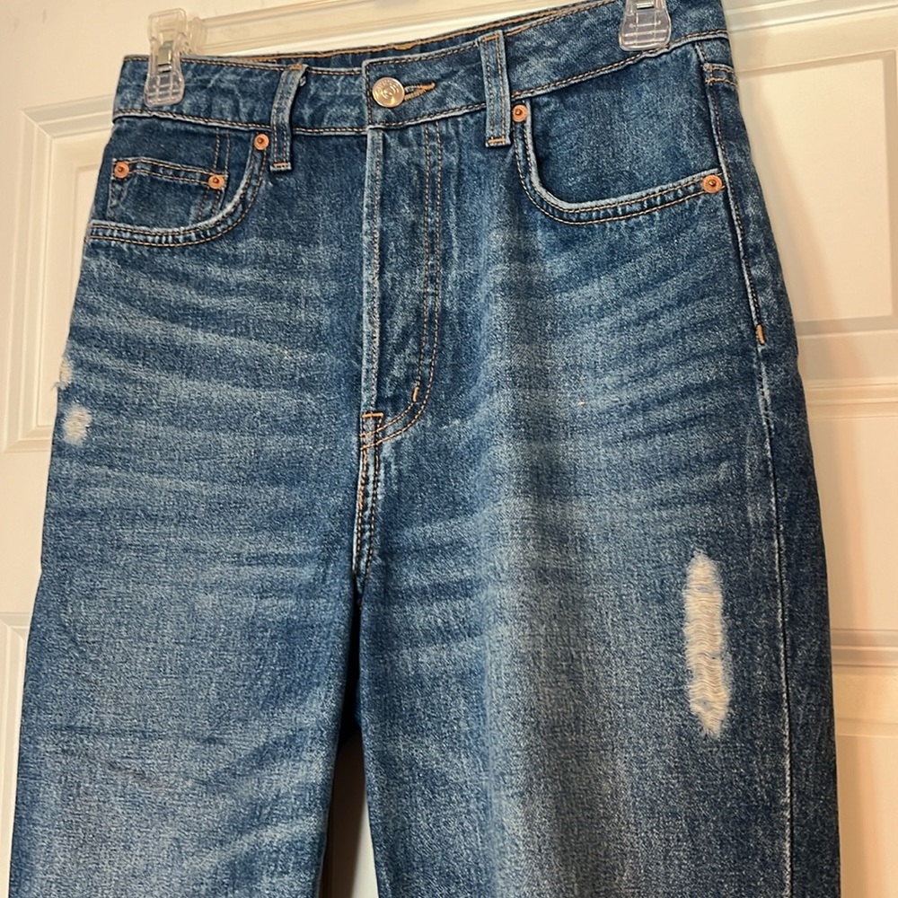 Divided High Rise Distressed Jeans - Picture 2 of 5